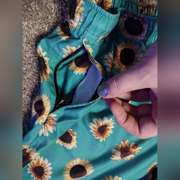 Empyre Sunflower Print Men's Swim Trunks Large NWOT - Picture 9 of 10